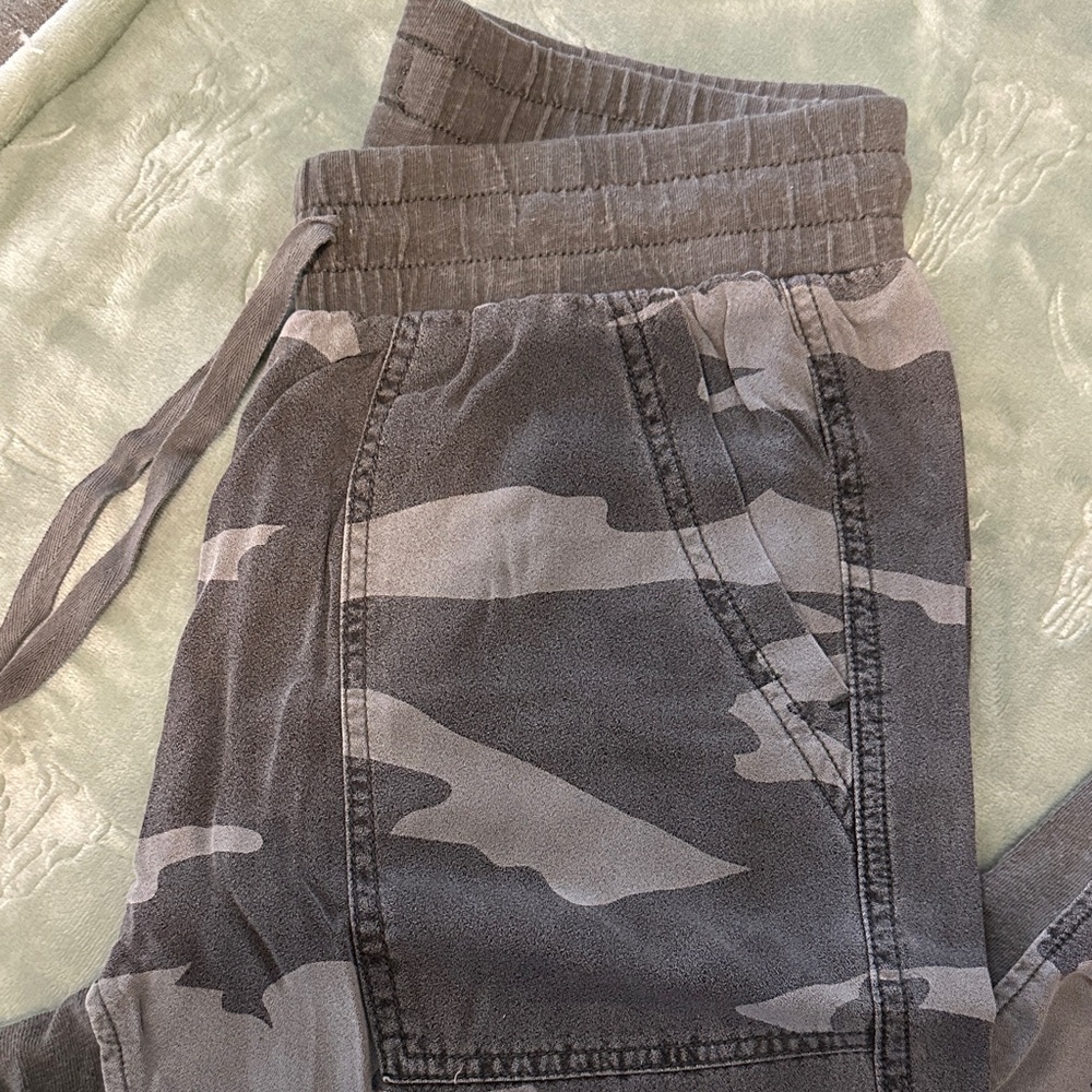 Dark Camouflage Jogger Pants NWOT! - Picture 2 of 6
